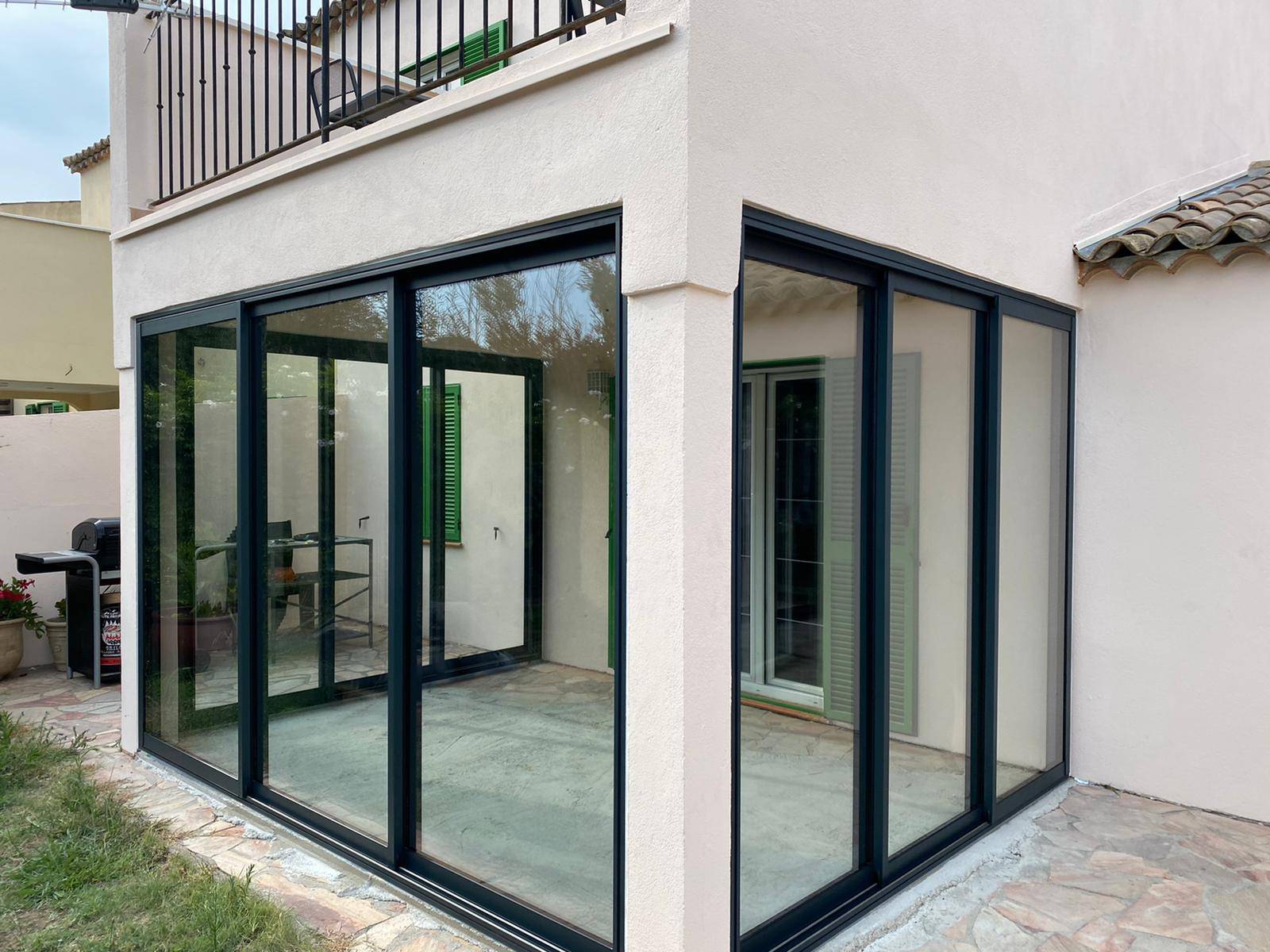 Coulissants 3 vantaux 3 rails en aluminium à Cogolin dans le Var 