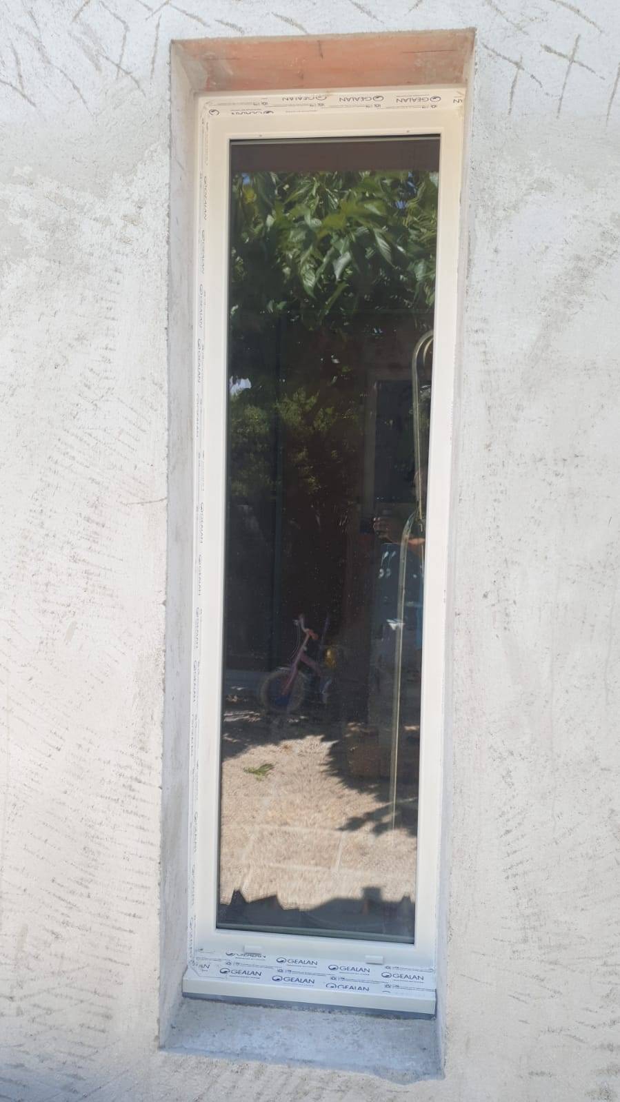 Châssis fix en PVC à double vitrage avec tapées d'isolation de 120 