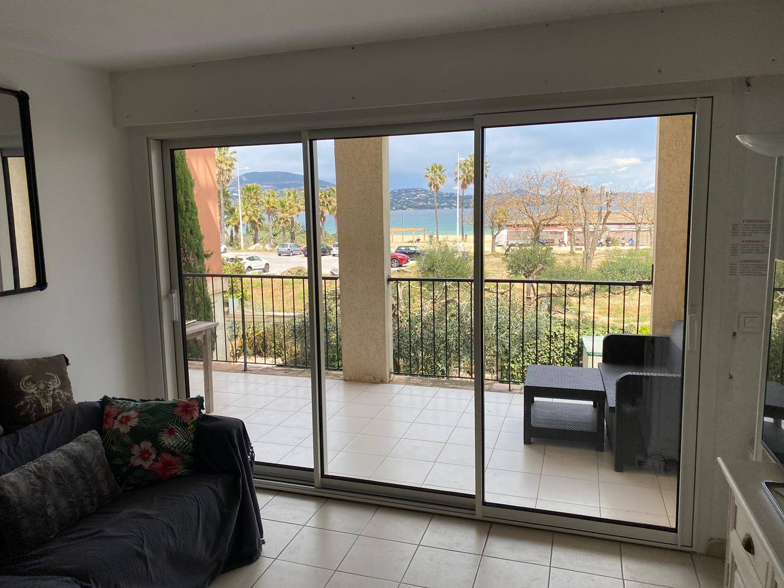 Châssis coulissant en aluminium à Gassin 