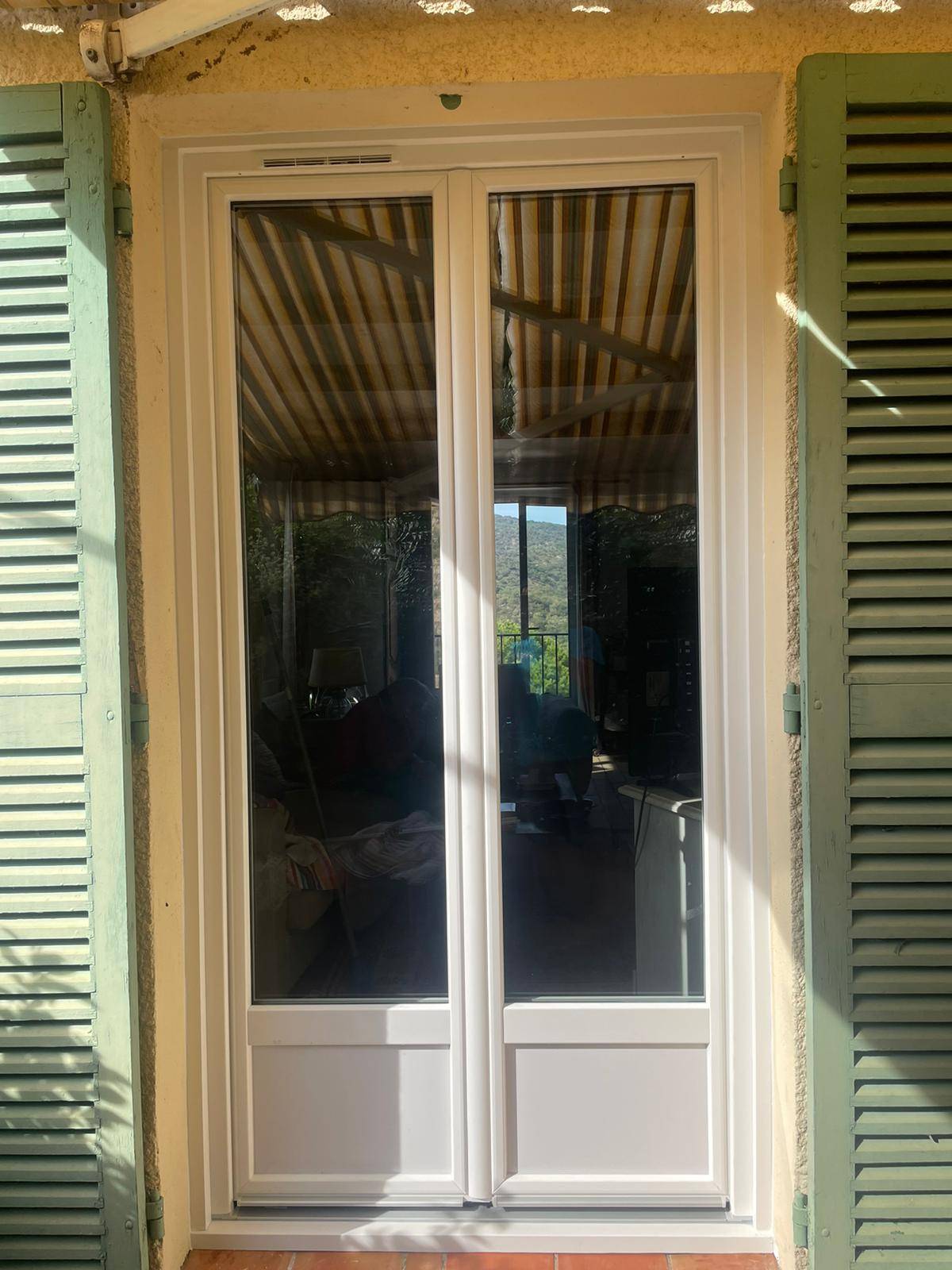 Porte-fenêtre en PVC 