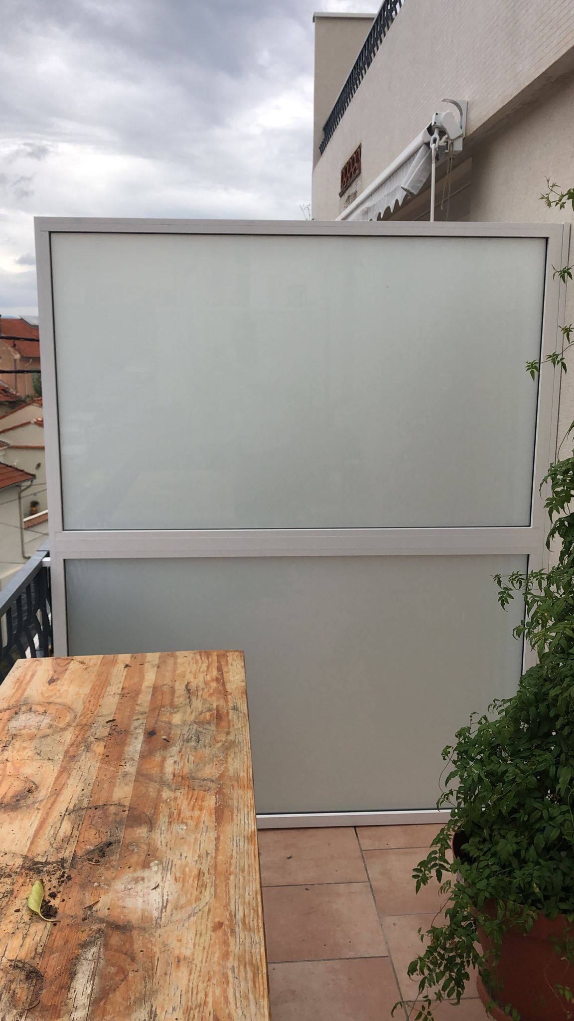 Séparatif de balcon aluminium vitré à Saint-Raphaël