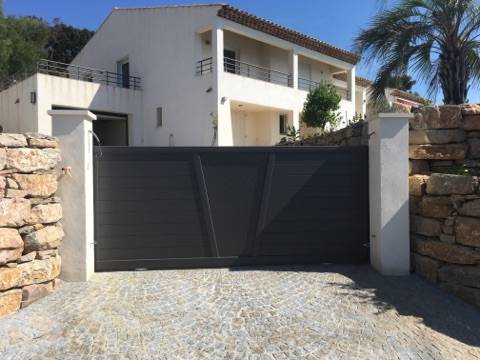 Portail en aluminium à SAINTE-MAXIME