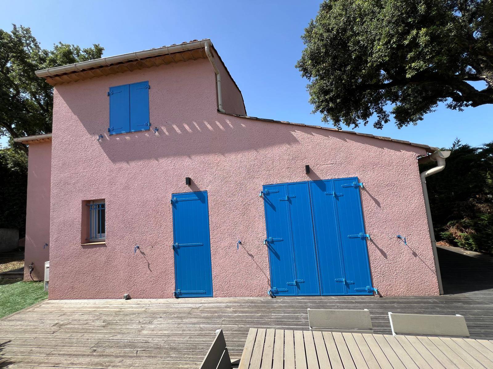 Volets battants en aluminium isolants à Cogolin 