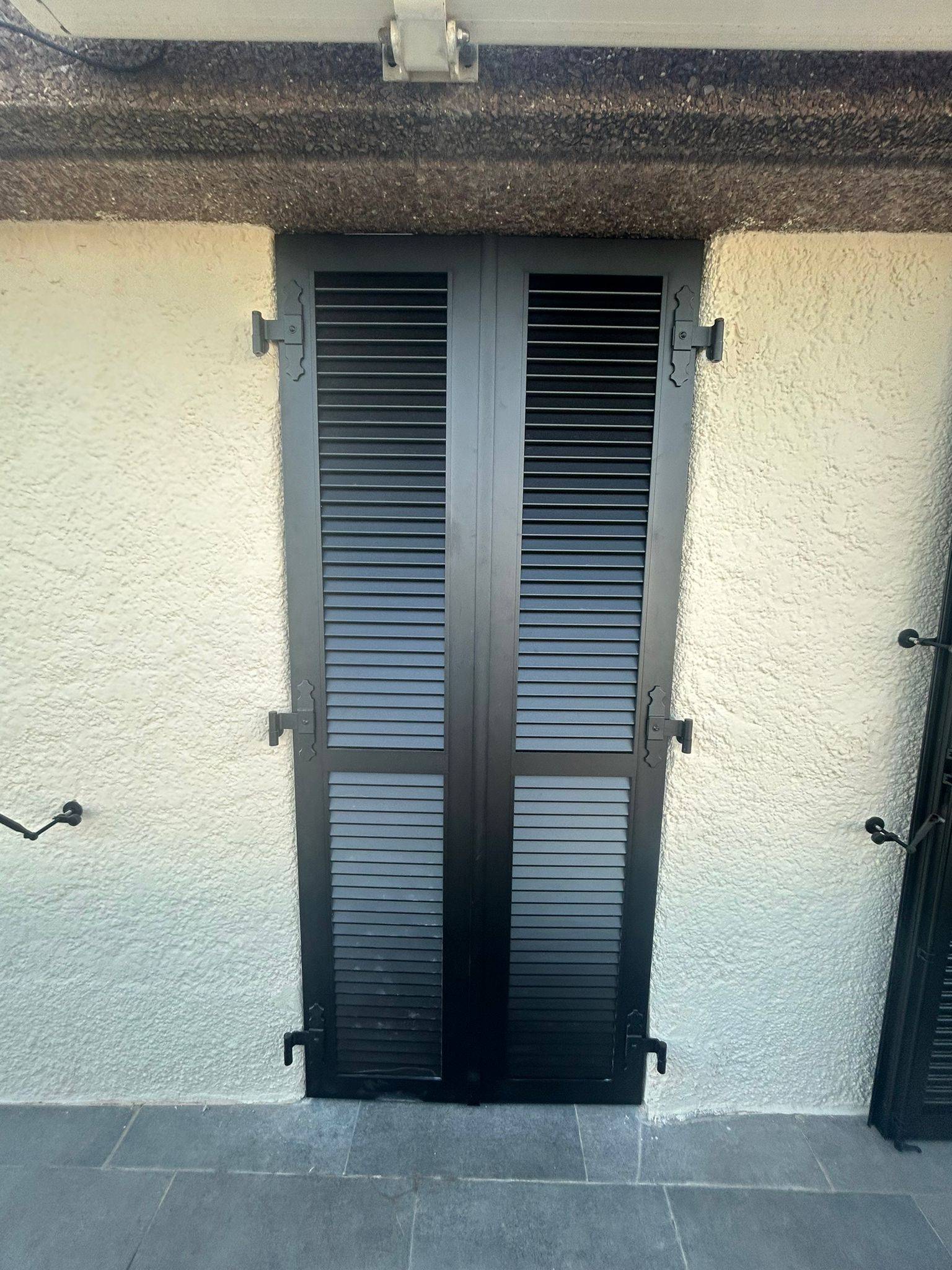 Remplacement de volets battants en bois par des volets battants en aluminium à Cogolin dans le Var