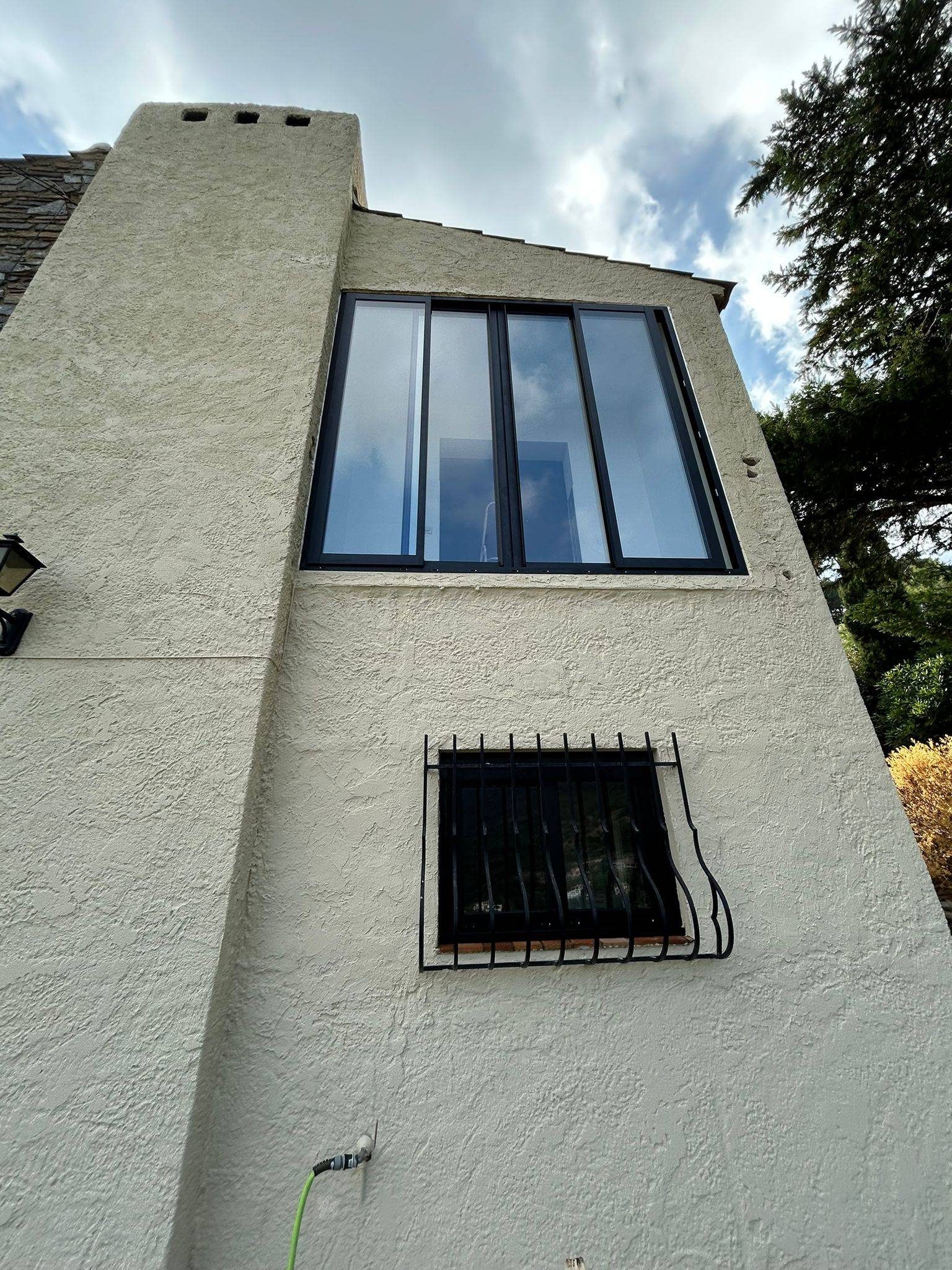 MENUISERIE EN ALUMINIUM A CAVALAIRE-SUR-MER