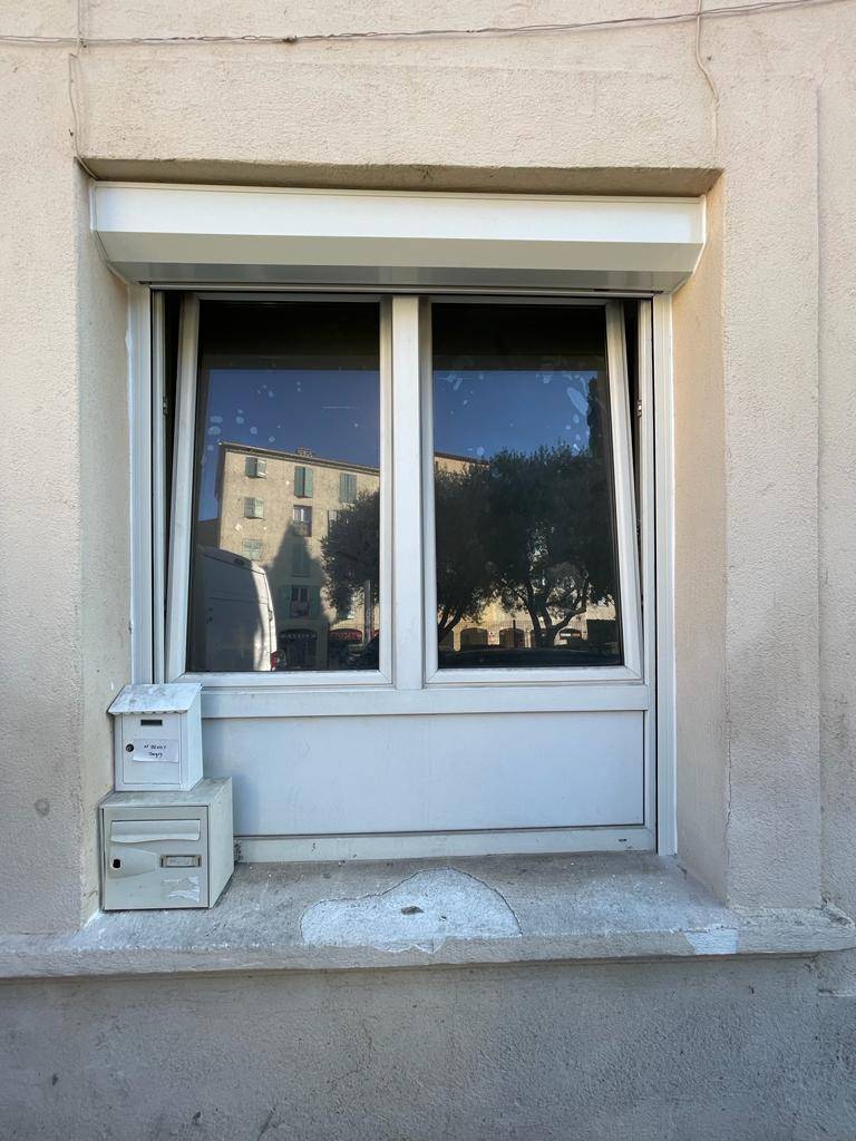 Volet roulant aluminium monobloc à Cogolin 