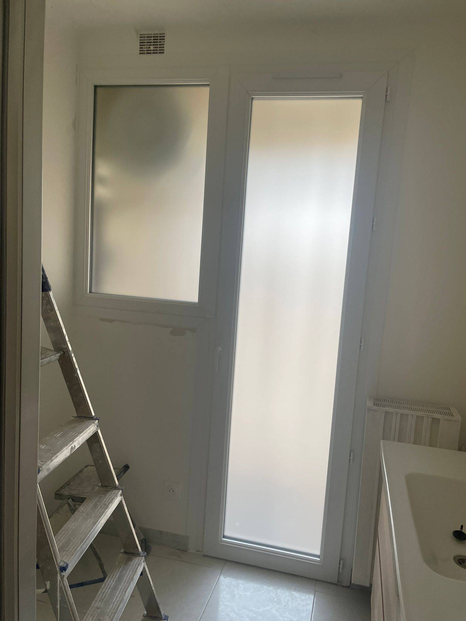 Remplacement de menuiseries en bois par des menuiseries en Aluminium à Hyères dans le Var