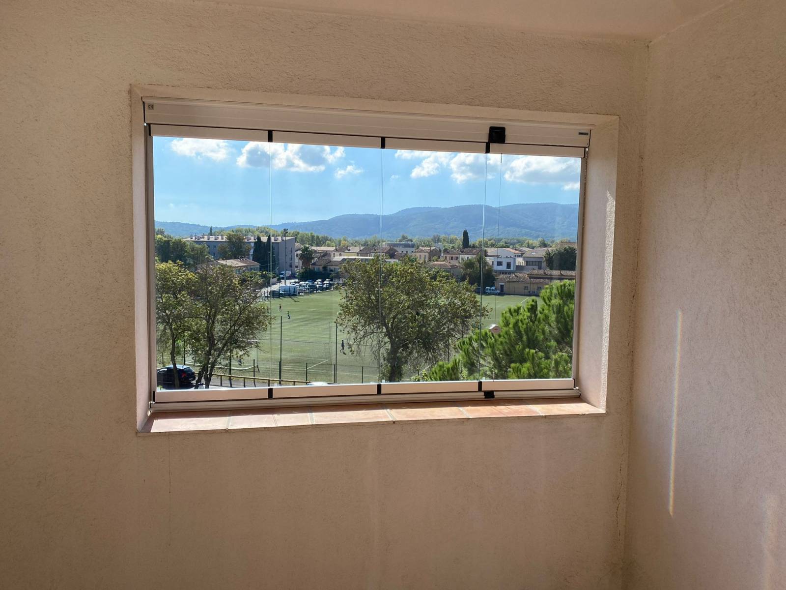 Mur de verre SF 25 à Cogolin 