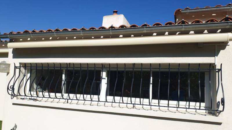 Remplacement de deux stores bannes sans coffre par des stores bannes avec coffre à Sainte-Maxime dans le Golfe de Saint-Tropez