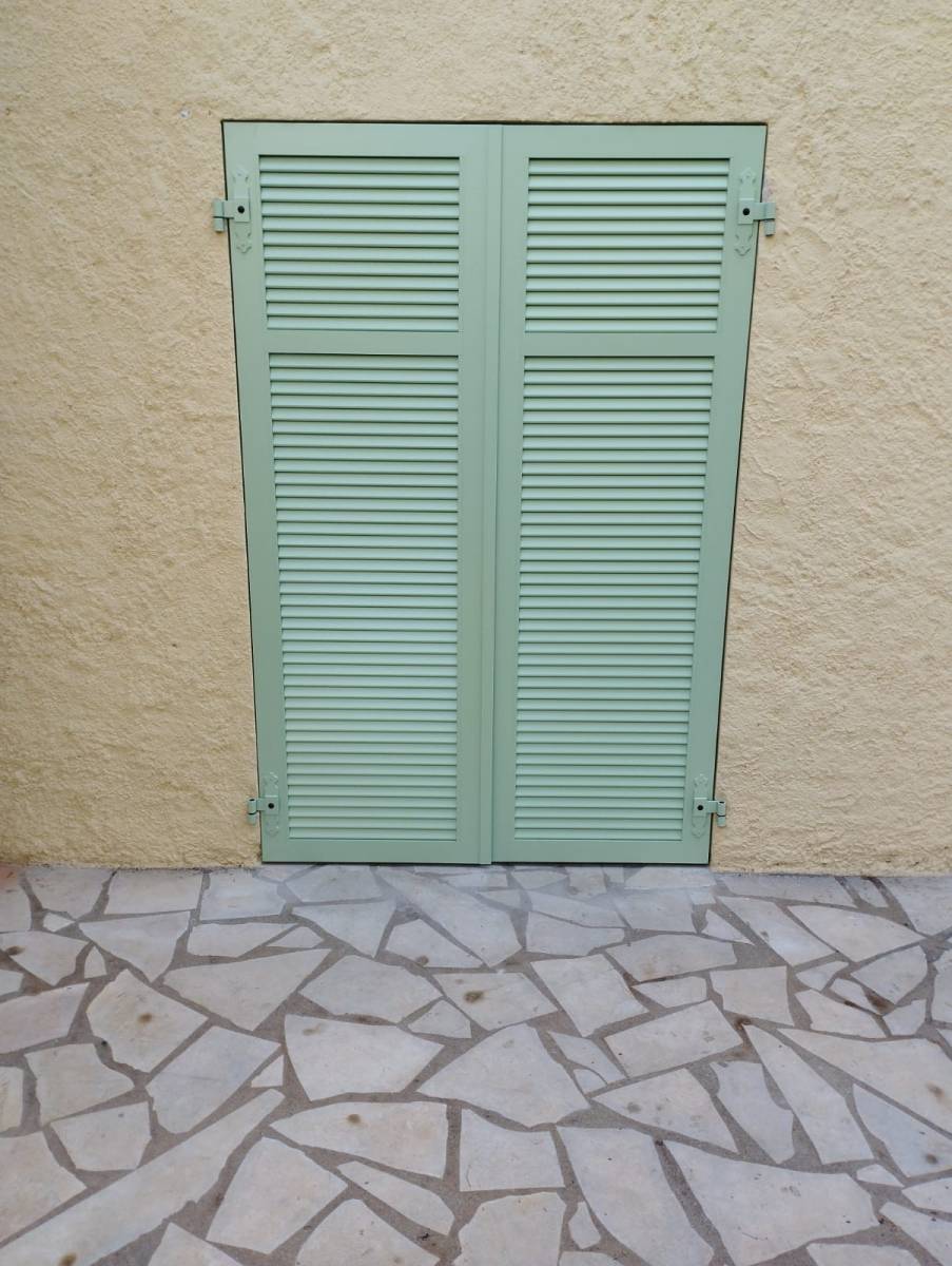 Volet battant en aluminium à Grimaud 