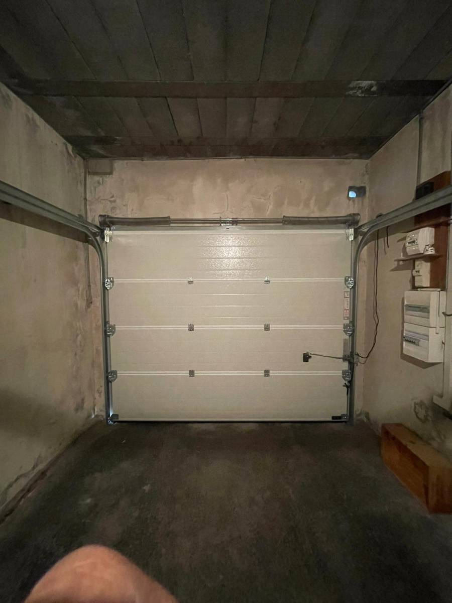 Porte de garage sectionnelle à Cogolin 