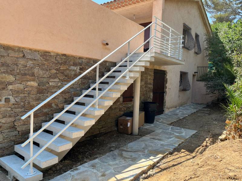 Garde-corps en aluminium à Bormes les Mimosas