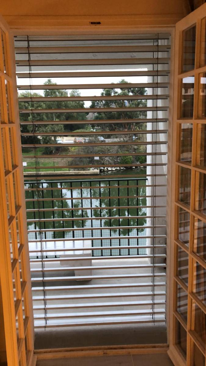 Brise soleil orientable à Port-Grimaud