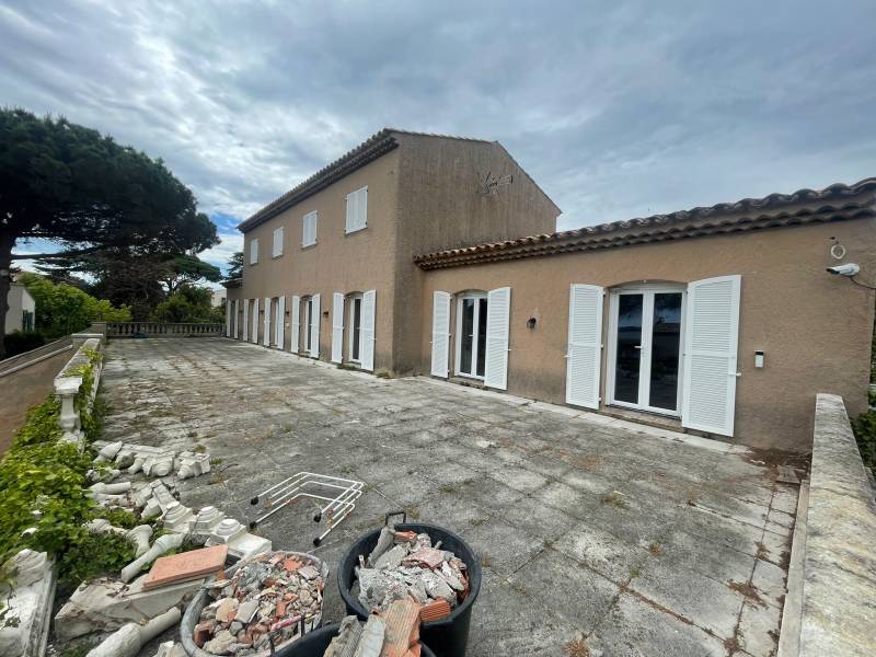 Rénovation de l'ensemble des menuiseries d'un mas Provençal à Sainte-Maxime dans le Golfe de Saint-Tropez