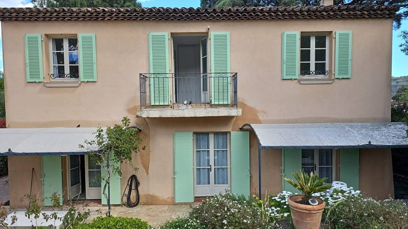 Volets battants en aluminium à Gassin 