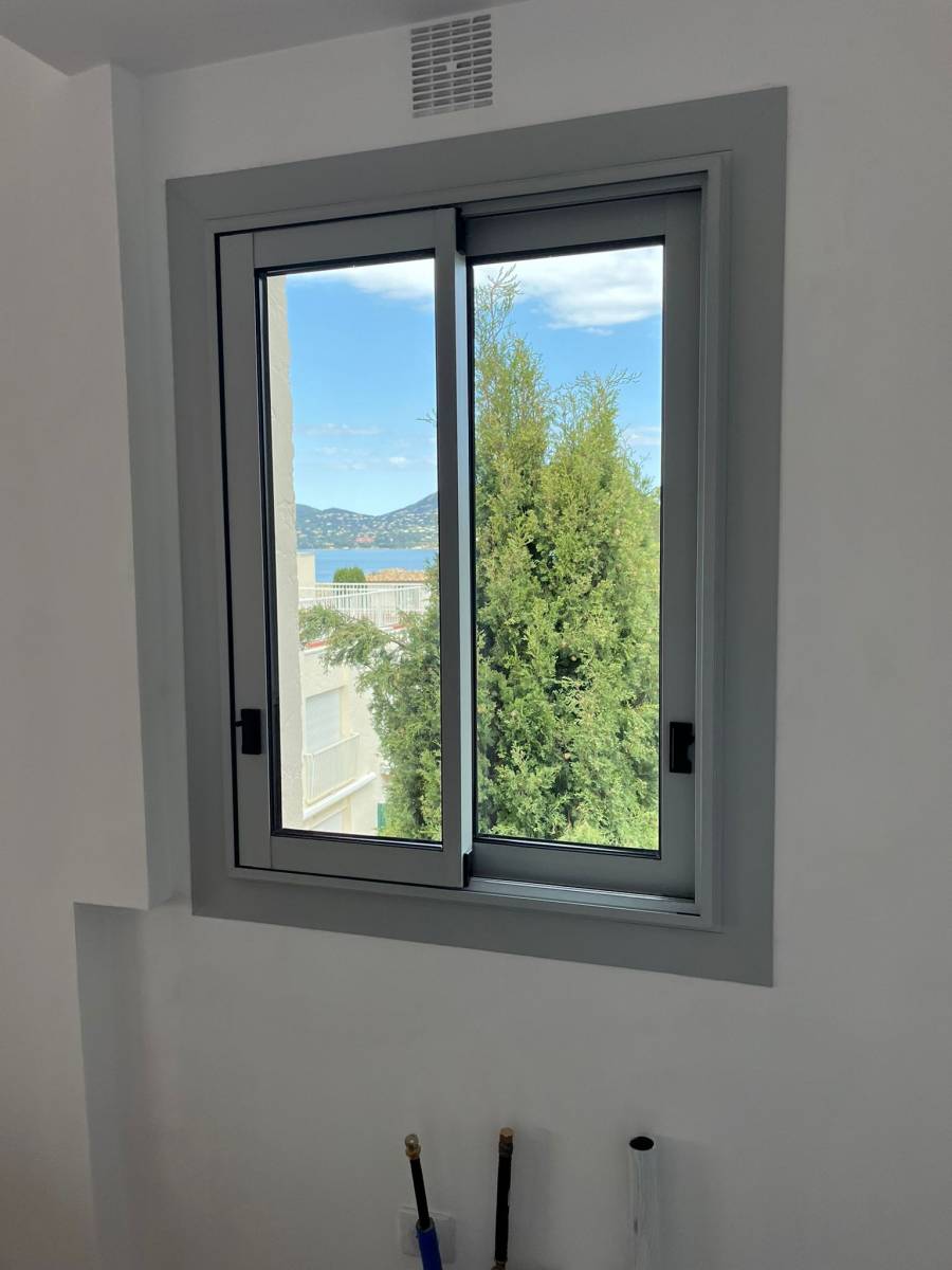 Châssis coulissant 2 vantaux à Saint-Tropez